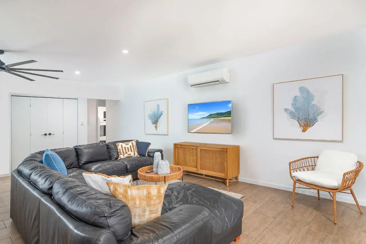 Paradiso Port Douglas 0*,
